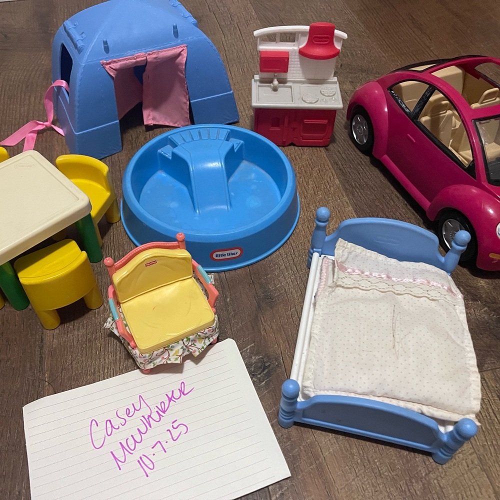 Vintage little tikes/ fisher price dollhouse accessories